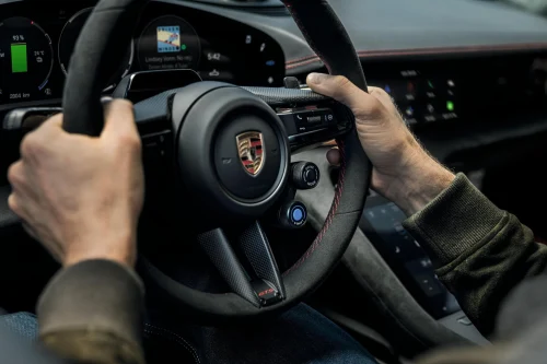 Porsche Taycan simulerer girskift — uten at ytelsene endrer seg