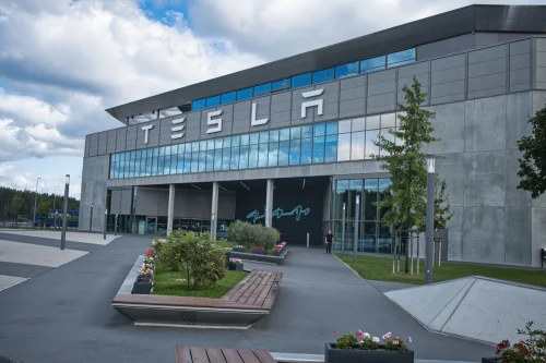 Tesla vil starte celleproduksjon i Berlin fra 2027