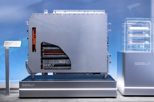 Geely sikter mot pilotdrift av faststoffbatterier i 2027