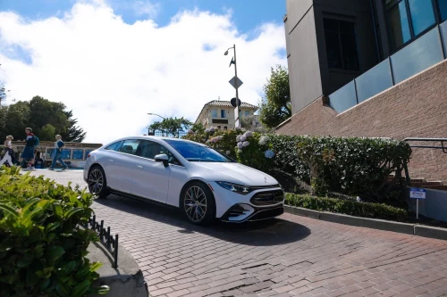 Mercedes EQS får 800-volt, større batteri og steer-by-wire