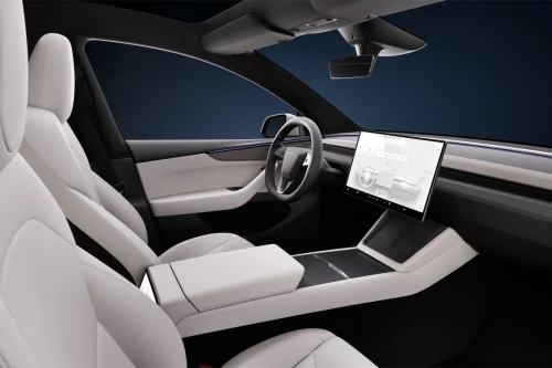 Tesla oppdaterer Model 3 og Model Y: mer rekkevidde og nytt interiør