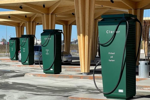 E.ON og Clever deler opp skandinavisk ladenettverk etter åtte år