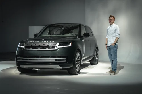 Range Rover Electric er avduket med 600 km WLTP – startprisen er rett under 2 millioner