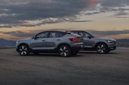 Volvo avduker EX40- og EC40-faceliften: ny front, 11,2-tommers skjerm og oppgradert sikkerhetsteknologi