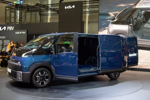 Kia PV7 er avduket med over 460 km rekkevidde og 800-volts lading