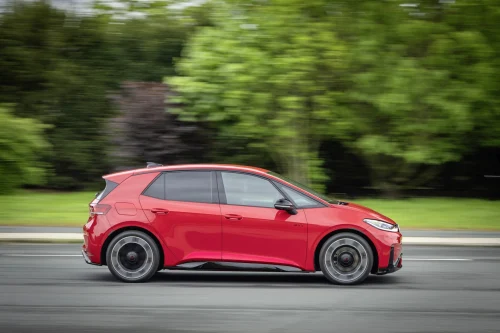 VW ID.3 GTI med 240 kW og bakhjulsdrift er offisielt lansert