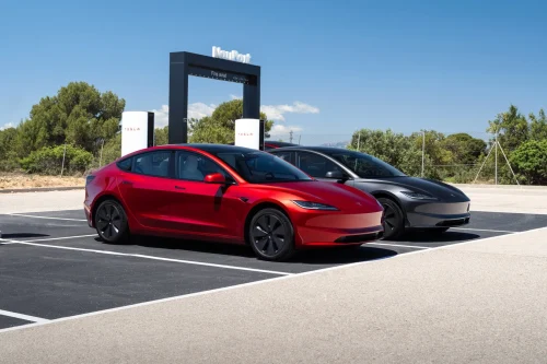 Tesla-appen viser Supercharger-kart før du ankommer
