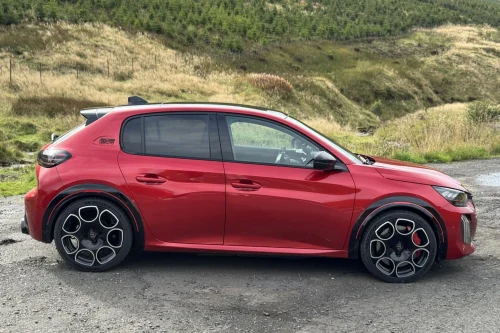 Peugeot e-208 GTi prises til 44.900 euro – 5.000 mer enn Opel-søsteren