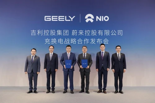 Geely Holding kjøper seg inn i NIO Power – skal utvikle batteribytte og koble sammen ladenettverk