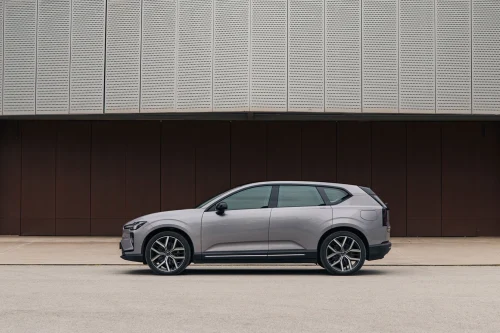 Volvo forklarer EX60-trøbbel med ny batteriteknikk – mens svenske kilder melder om motorproblemer