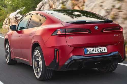 BMW iX4 er offisiell: pris fra 70 900 euro og opptil 828 km rekkevidde