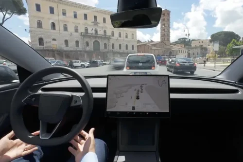 Italia støtter Tesla i EU-kamp om FSD-godkjenning