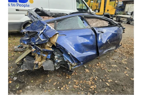 Tesla Model S Plaid krasjet etter 286 km/t – samme dekktype var tilbakekalt av Goodyear