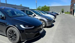 Teslas første 500 kW-superlader i Europa åpnet på Hellerud – og det er ikke Teslas egne biler som lader raskest