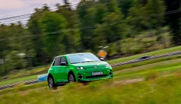 Renault 4 og 5 får kraftigere motor, lengre rekkevidde og ny batteriteknologi