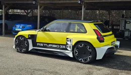 Renault 5 Turbo 3E blir første europeiske produksjonsbil med elmotorer i hjulene