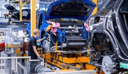 Mercedes sliter med produksjonen av elektrisk GLC – batterimangel bremser leveransene