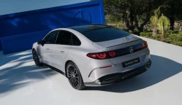 Første inntrykk: Mercedes C-Class Electric lover godt – men BMW i3 leder på papiret