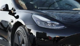 Tesla må utbedre blendende frontlys på nesten 20 000 Model 3 og Model Y – USA avviste selskapets protest