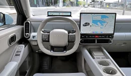 Ny Ioniq 5-testbil fotografert med 18-tommers skjerm
