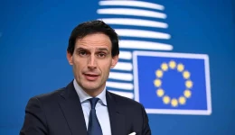 EU åpner smutthull i 2035-forbudet mot bensin- og dieselbiler – men de fleste forsvinner likevel