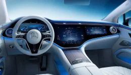 Mercedes-sjef innrømmer: – Bilindustrien gikk for langt med å fjerne knapper
