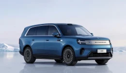 Xiaomis nye gigant-SUV: 1500 km rekkevidde og liggeseter – til en brøkdel av Range Rover-prisen