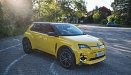 Renault 5 viser plutselig høyere rekkevidde i konfiguratoren — uten offisiell forklaring