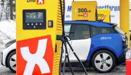 Uno-X tar over 45 ladepunkter fra E.ON Drive og Clever