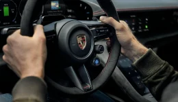 Porsche Taycan simulerer girskift — uten at ytelsene endrer seg