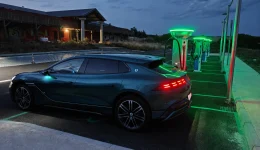 Denza Z9 GT ladet med 721 kW på fransk ladestasjon