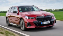 BMW passerer to millioner elbiler langt raskere enn første million
