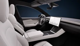 Tesla oppdaterer Model 3 og Model Y: mer rekkevidde og nytt interiør