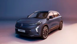 Renault Scenic får større batteri og raskere lading