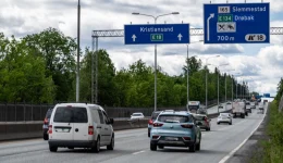 Fire av ti bompasseringer skjer nå med elbil