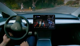 Tesla lar FSD gripe inn under manuell kjøring for å hindre kollisjon