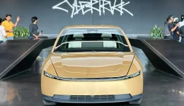 Tesla Cybercab kjører nå betalte robotaxi-turer i Austin