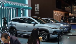 BYD hever utenlandssalget og sikter mot 2,5 millioner utenfor Kina i 2027