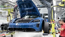 EU varsler nye batterifeil i Porsche Taycan – kan øke brannrisikoen