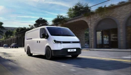 Ford sender første 1000 Kina-bygde Transit City til Europa før nyttår