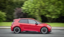VW ID.3 GTI med 240 kW og bakhjulsdrift er offisielt lansert