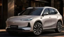 Geely E5 får 800-volts arkitektur og 329 hk i stor kinesisk oppgradering