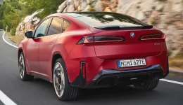 BMW iX4 er offisiell: pris fra 70 900 euro og opptil 828 km rekkevidde
