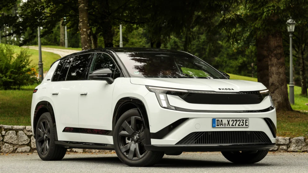 Nye Škoda Peaq: syv seter, 633 km rekkevidde og 2.000 kg hengervekt