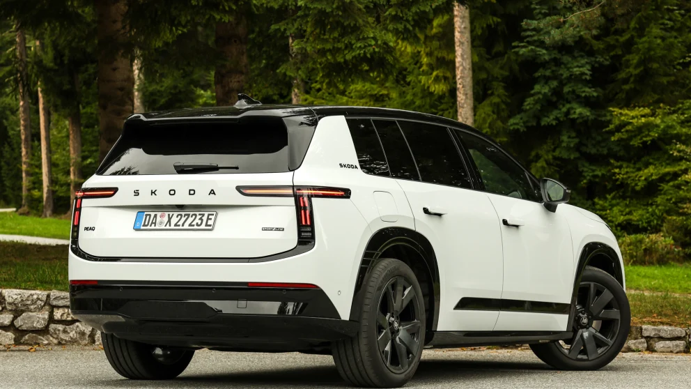 Nye Škoda Peaq: syv seter, 633 km rekkevidde og 2.000 kg hengervekt