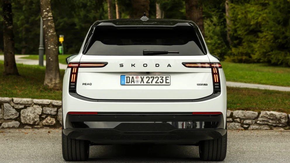 Nye Škoda Peaq: syv seter, 633 km rekkevidde og 2.000 kg hengervekt