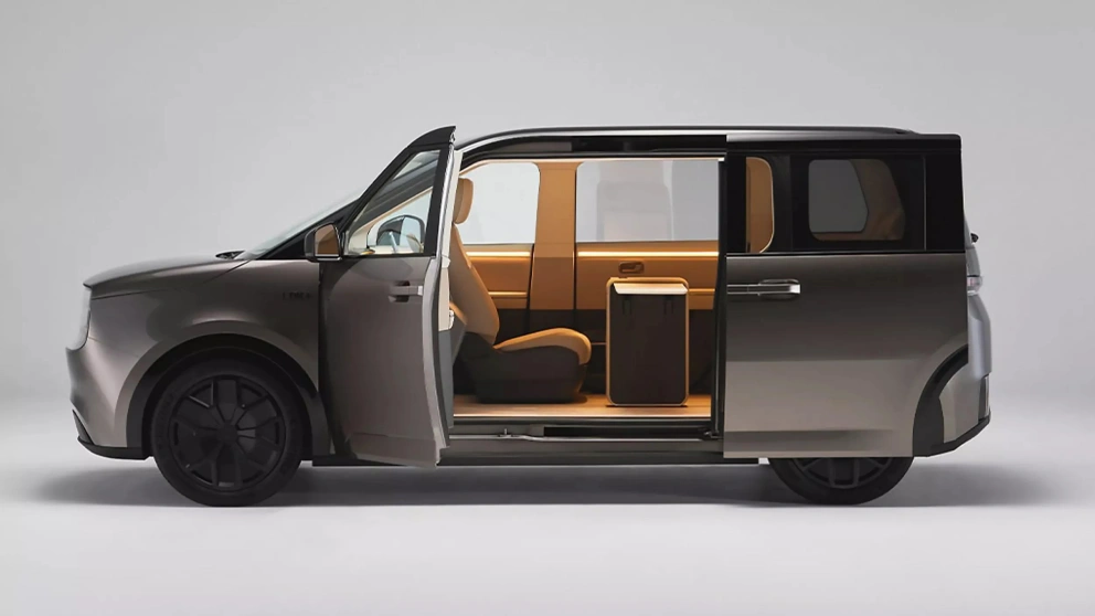 Sharp viser ny LDK+ – elektrisk minibuss som kobler bilen til hjemmet