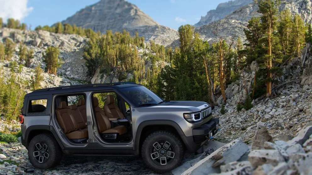 Jeep Recon forsinket til midten av 2026 – og mysteriet med 56 biler «solgt» før produksjonen startet