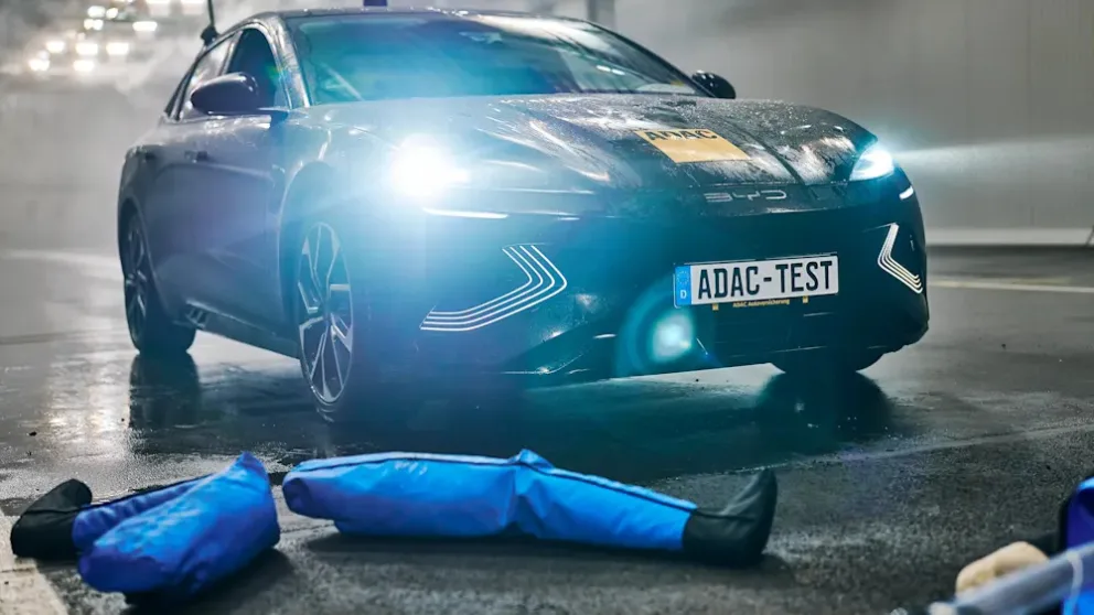 ADAC-test avslører store forskjeller: Nødbremsen din svikter kanskje i tåke