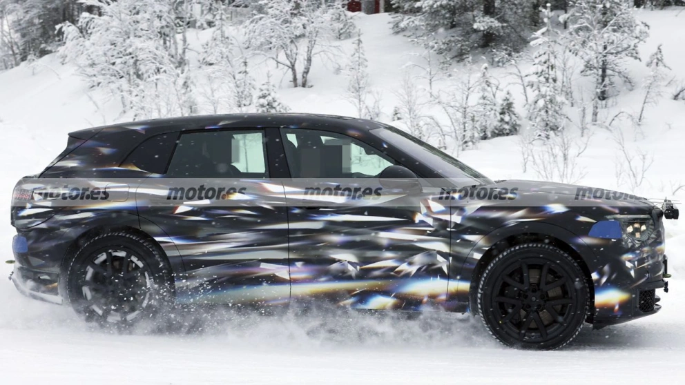 Bentleys første el-SUV leker seg i snøen – sikter mot lansering i 2027